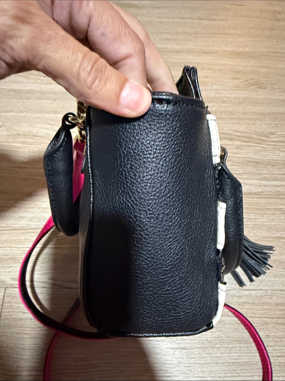 Betsey Johnson Black Cream Sequined Crossbody with Hot Pink Strap & Tassel Star - Picture 4 of 15